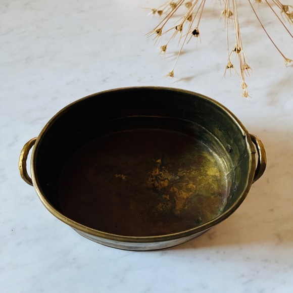 Small Brass Oval Planter with Handles. 6” long • 4” wide • 2.5” high - Picture 4 of 4